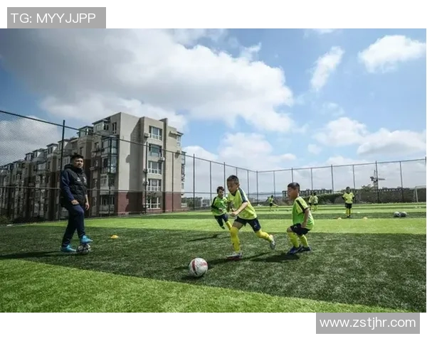 在我们不一样的足球场上追逐梦想与激情的青春岁月 在我们不一样的足球场上追逐梦想与激情的青春岁月